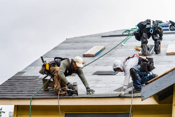 Professional Gutter Installation technician working in Washburn, IL